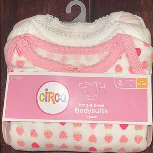New Circo long-sleeve bodysuit 3-pack. 6-9 months